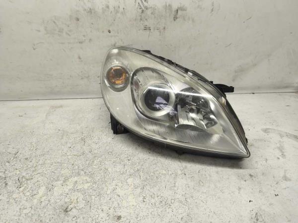 PHARE DROIT MERCEDES CLASSE B - Vue 1